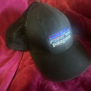 Patagonia Men’s Cap with adjustable back strap and mesh backing